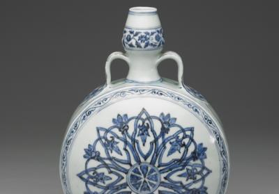 图片[2]-Flask with floral design in underglaze blue, Ming dynasty, Xuande reign (1426-1435)-China Archive